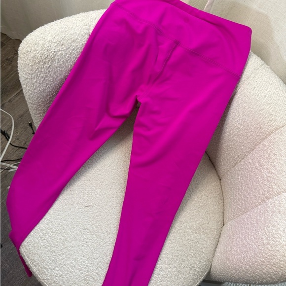 Reflex Fuchsia Leggings - Picture 4 of 4